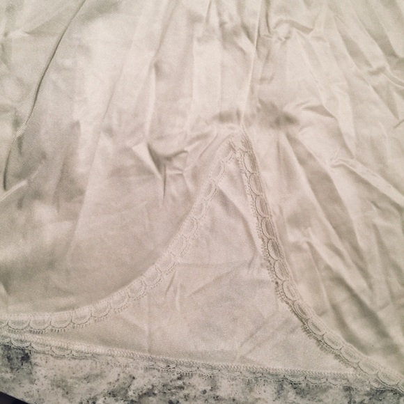 2 short slips - Picture 3 of 7